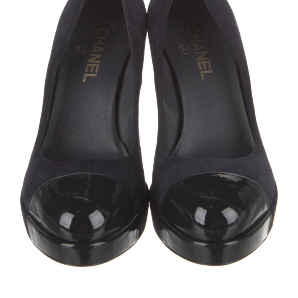 CHANEL Black Heels with Glossy Cap-Toe new